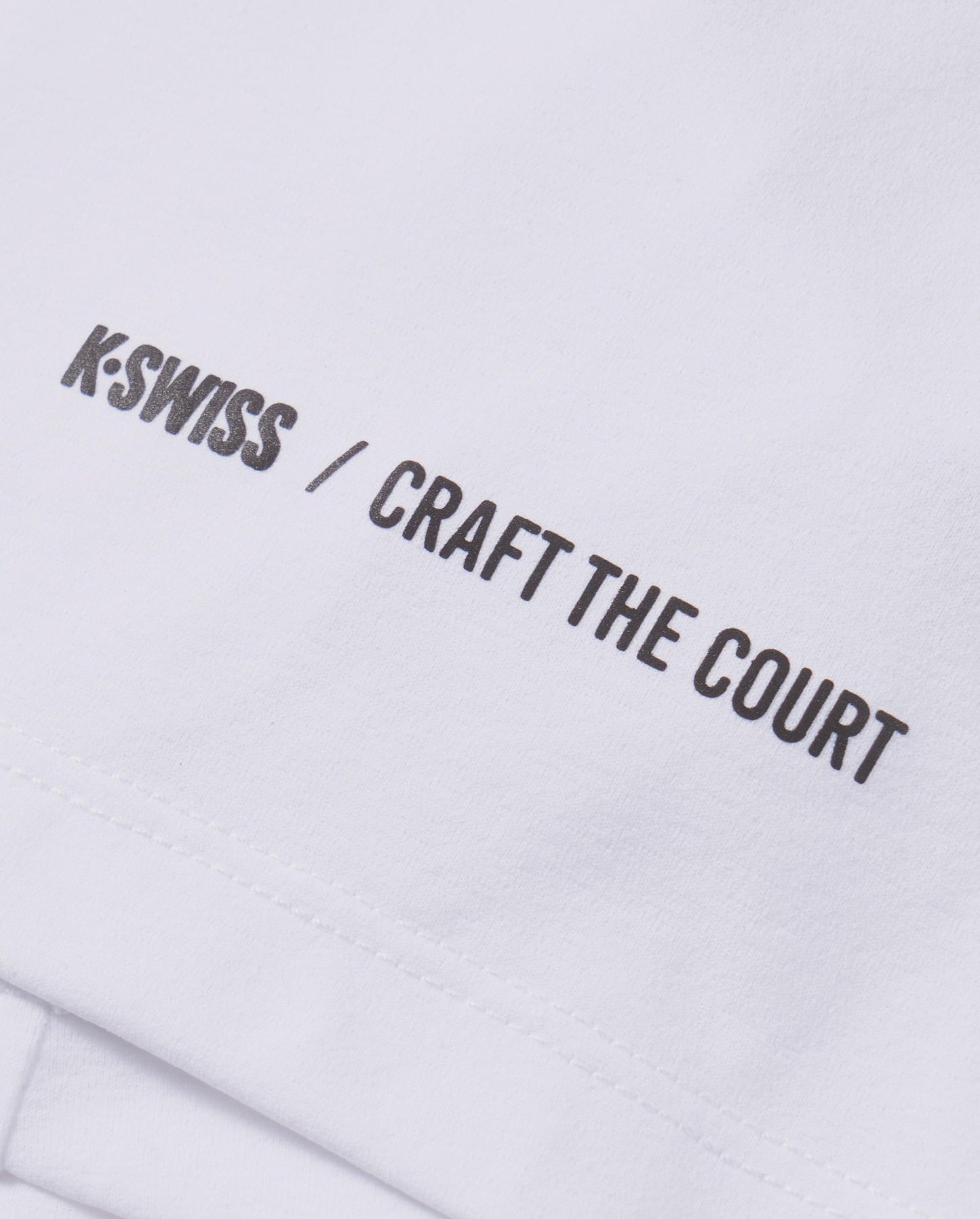 1011568-101 | T-SHIRT „CRAFT THE COURT“ SCHNELLTROCKNEND UPF50+ | WEISS