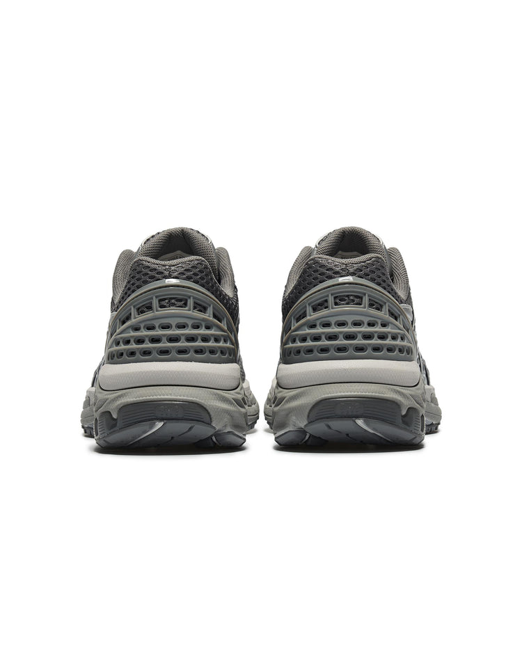 99476-022-M | WOMEN'S KONEJO SNEAKERS | SILVER/NEUTRAL GRAY
