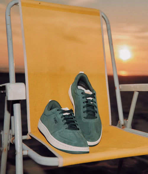 04733-319-M | COURT VARSITY SDE | LEAF SMOKED GREEN/SNOW WHITE